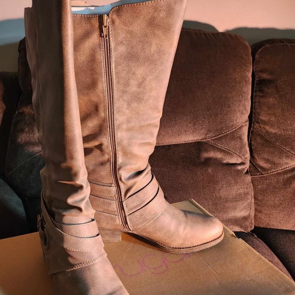 Size 9 Taupe Fashion boots